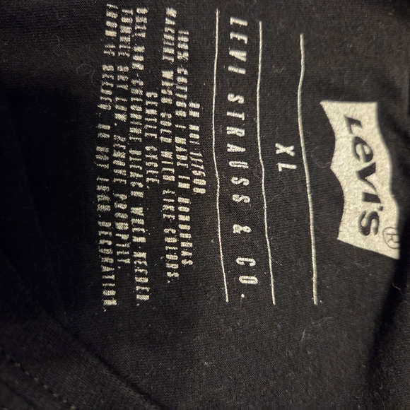 Levi's Black Short Sleeve Tee with Logo - Picture 2 of 2